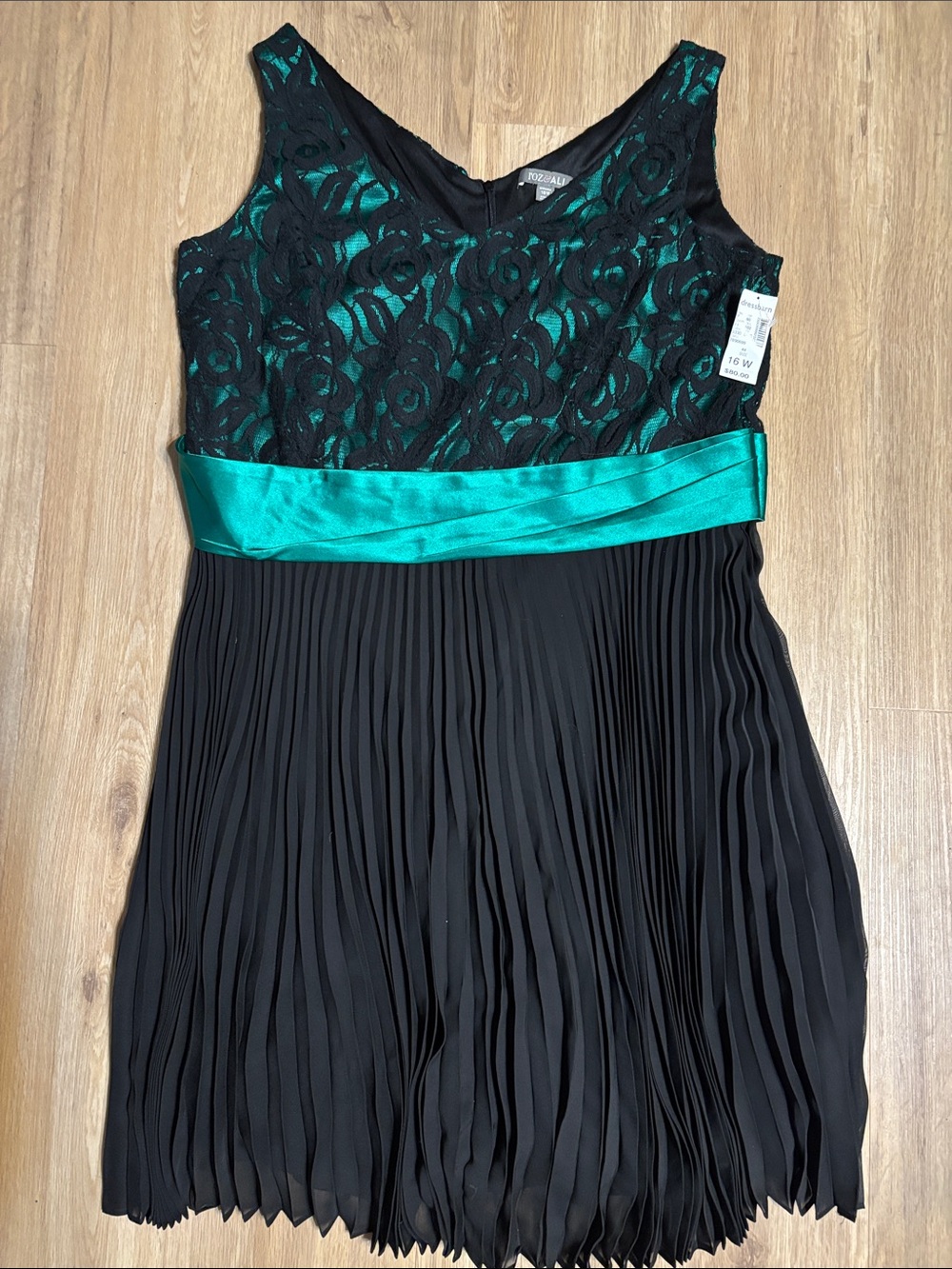 Roz & Ali Black Dress with Emerald Lace Bodice and Satin Waistband